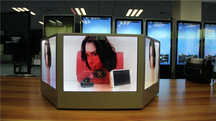 換個角度看世界,優色多維透明廣告機領略動靜結合之美